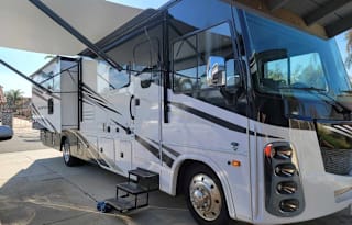 2022  Class A RV 38FT W/Bunk Beds / 2 Full Baths