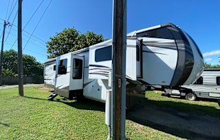 2020 Jayco North Point 382FLRB