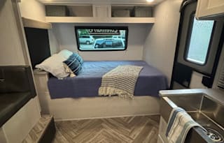 Coleman Rubicon 1708 BH  ... BunkHouse!