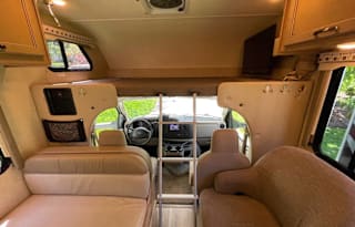 “Baby Yoda” 2019 Thor Motor Coach Four Winds 23U