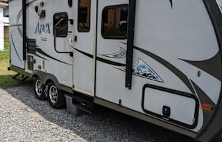 Pet friendly and fully equipped for camping!