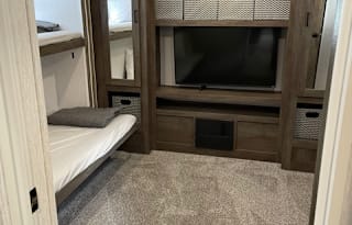 2022 Forest River Travel Trailer Wildwood 31KQBTS