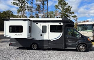 Silver Bullet 2019 Winnebago Fuse 23T Diesel