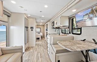 Brand New Thor (2023) Luxury, BUNK BEDS & Extras