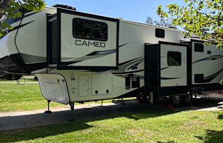 2021 CrossRoads RV Cameo CE3961MB