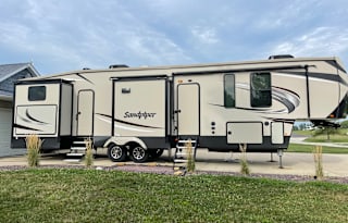2021 Forest River Sandpiper 384QBOK-Delivery Only