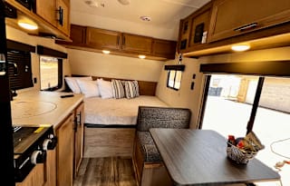 Cozy 4 Couples NEW 2023 Wolf Pup (Delivery Only )