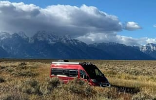 ZEPPELIN 1: 2020 Winnebago Travato 59G