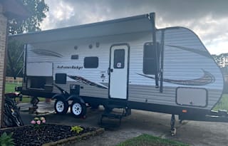 2018 Starcraft Autumn Ridge Outfitter 24BHU