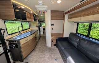 Itasca Navion | Classy Mercedes RV with 2 slides