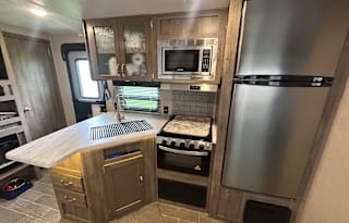 Great Family Camper with Bunkhouse