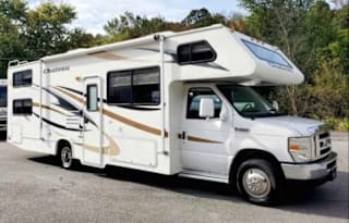 Four Winds RV Chateau 28AT Bunk