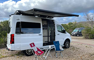 Mercedes Sprinter 4x4 - Solar/Generator