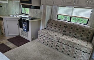 2007 Four Winds 500 29R - With Renovated Interior