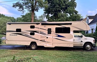 Spacious Minnie Winnie 31H – Perfect for Families