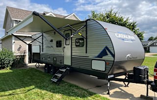 Fam Friendly 2023 Coachman Catalina 261BHS