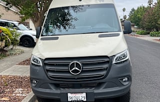 Mercedes Winnebago Revel 4X4