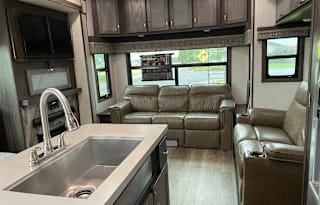 Gabriella’s Fifth Wheel Rental