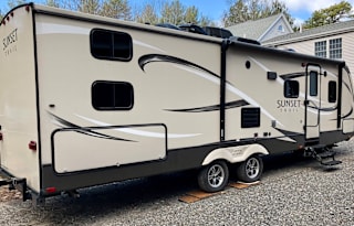 2015 CrossRoads RV Sunset Trail 290QB