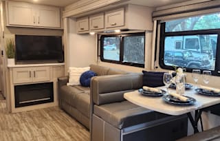 2022 CONVENIENT & EASY TO DRIVE RV!!! MIRAMAR