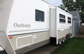" Pick this One "  2005 Keystone Outback Bunk House