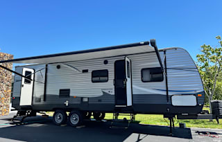 2017 Keystone RV Summerland 2820BH