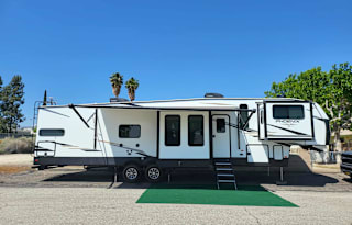 2022 Shasta RVs Phoenix 334FL