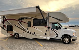 2018 Thor Motor Coach Chateau 29G