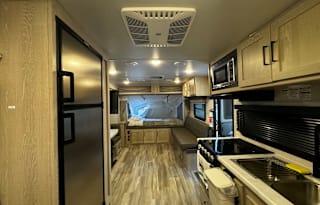 2022 Forest River Shamrock 233s