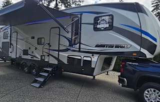 2018 Forest River RV Cherokee Arctic Wolf 315TBH8