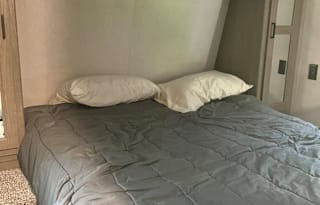 2021 Keystone RV Hideout 318BR