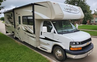 2 AC Units & 5 TVs! Satellite Dish & Dual Battery.