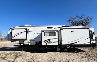 2021 Forest River RV Sabre 36BHQ