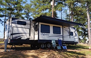 Discover Luxury in this Reflection Bunkhouse!
