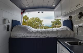 Floyd: the 2017 Off Grid Ford Transit