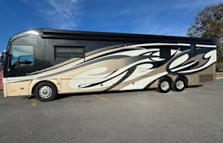Bunkhouse Class A Diesel Pusher - Starship