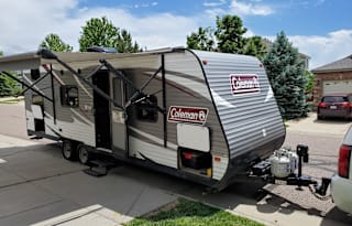 Family and Pet Friendly 2017 Coleman 274BH