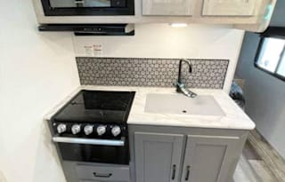 2022 Sundance 294BH 2 bedroom sleeps 10