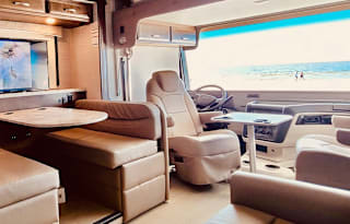 2021 Entegra 32, Vision 29F, Sleeps 8, Bunk beds
