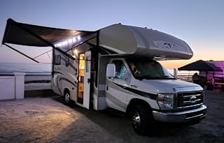 2017 Thor Motor Coach Four Winds 23U