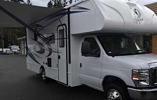 Class C RV – Adventure Ready & Dealer Maintained!