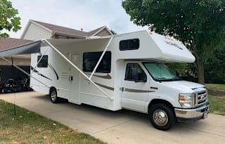 Thor Majestic 31 foot  Class C Ford E450 Chassis