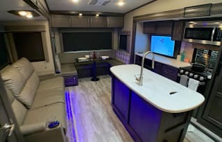 Grand retreat 1195