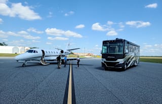 Beautiful luxury RV is Kid and Pet friendly!