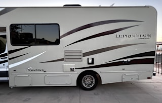 2018 Coachmen Leprechaun