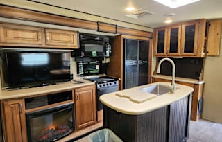 Helvetia riverfront 36' Grand Design w/slides