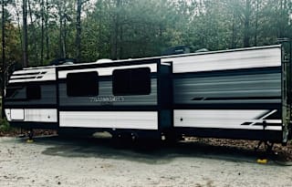 2 Bedroom 2 Bath Escape