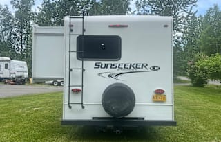 Mini RV, Mega Memories - Sleeps 6, Drives Easy