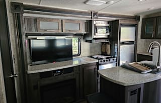 Super Unique!! 36 ft. 2018 Highland Ridge RV