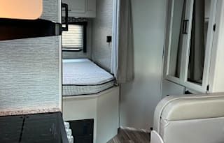 2022 Thor Motor Coach Freedom Elite 22FE
